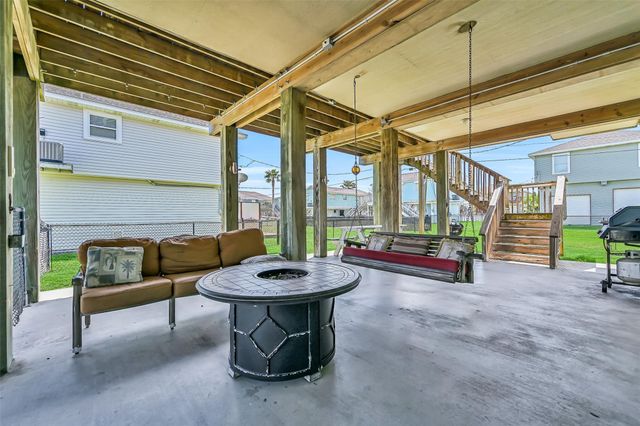 4018 Reeves Drive, Galveston, TX 77554