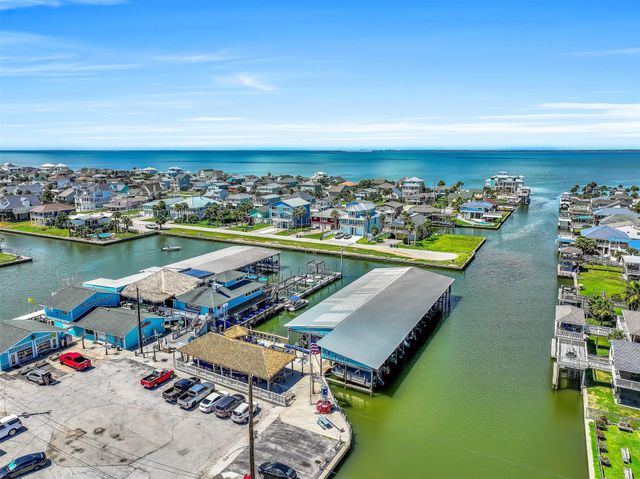 4018 Reeves Drive, Galveston, TX 77554