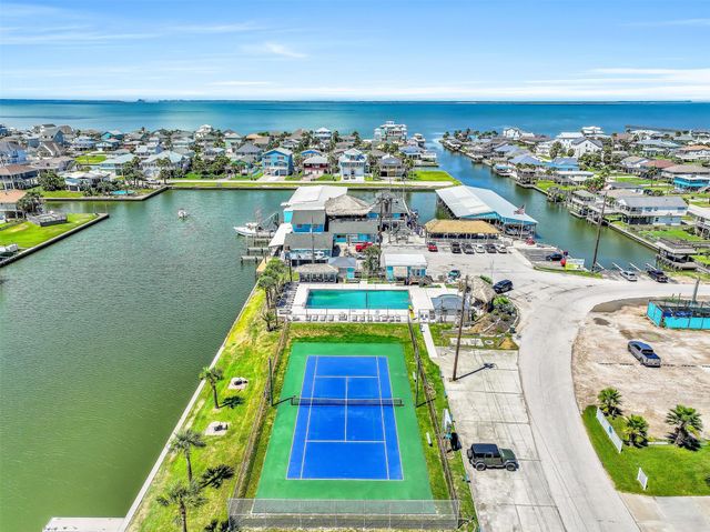 4018 Reeves Drive, Galveston, TX 77554