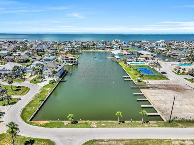 4018 Reeves Drive, Galveston, TX 77554