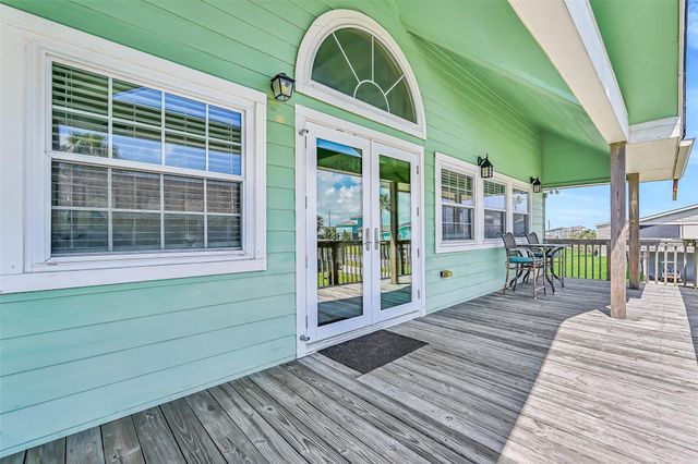4018 Reeves Drive, Galveston, TX 77554