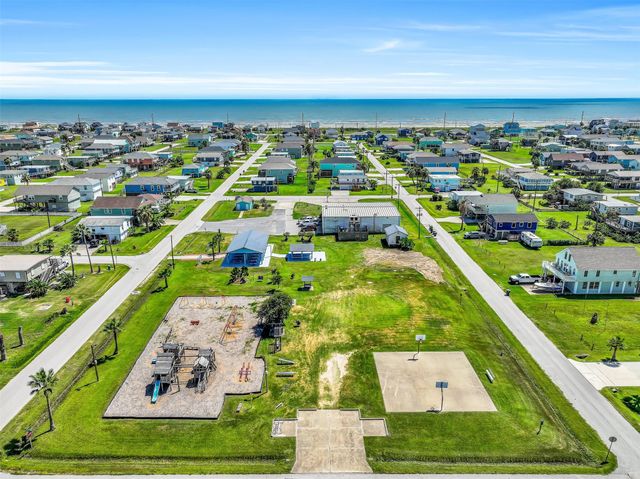 4018 Reeves Drive, Galveston, TX 77554