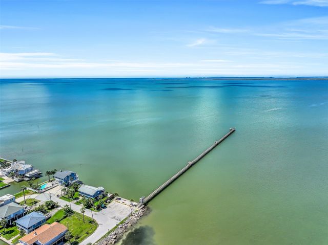4018 Reeves Drive, Galveston, TX 77554