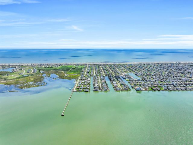 4018 Reeves Drive, Galveston, TX 77554