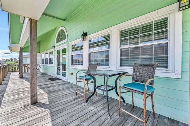 4018 Reeves Drive, Galveston, TX 77554