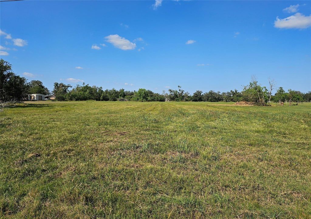 Lot 16 Wrangler Bend, Angleton, TX 77515