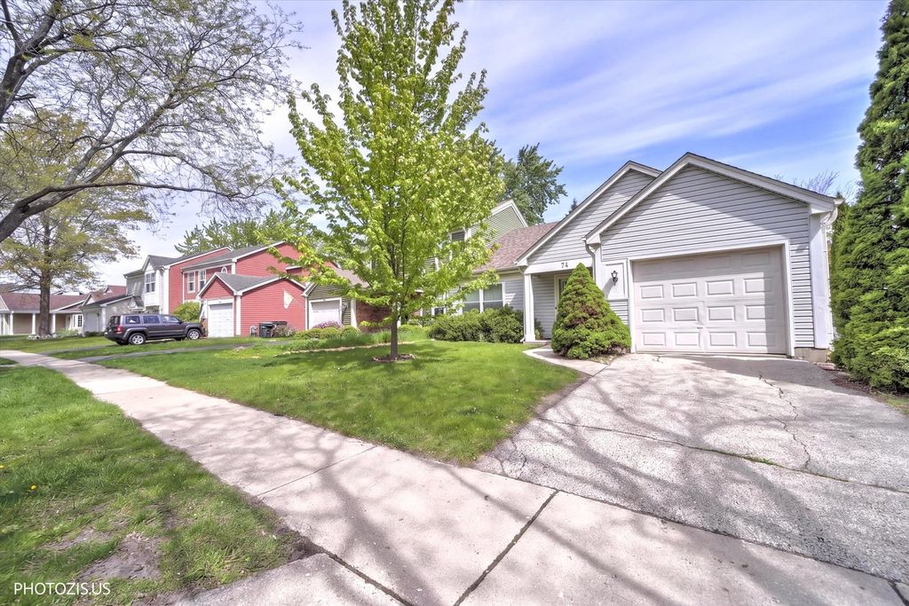 74 Bedford Road, Mundelein, IL 60060