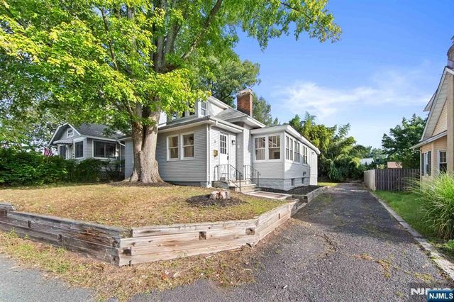 4 Merrie Trail, Denville Township, NJ 07834