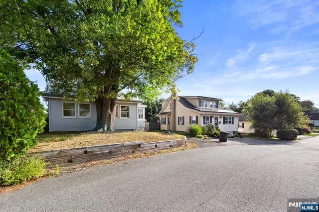 4 Merrie Trail, Denville Township, NJ 07834