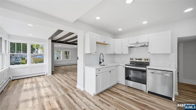4 Merrie Trail, Denville Township, NJ 07834