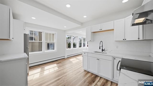 4 Merrie Trail, Denville Township, NJ 07834