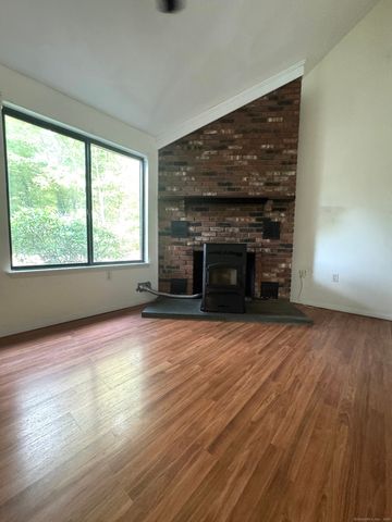 66 Mohawk Trail 66, Guilford, CT 06437