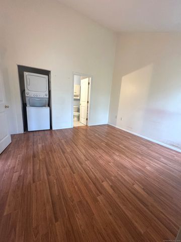 66 Mohawk Trail 66, Guilford, CT 06437