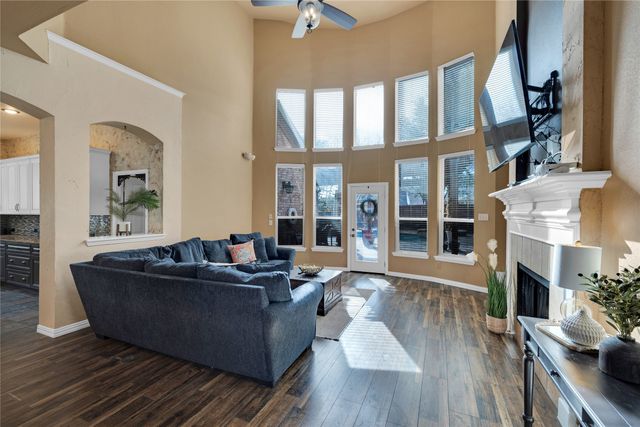 6777 Island Drive, Grand Prairie, TX 75054