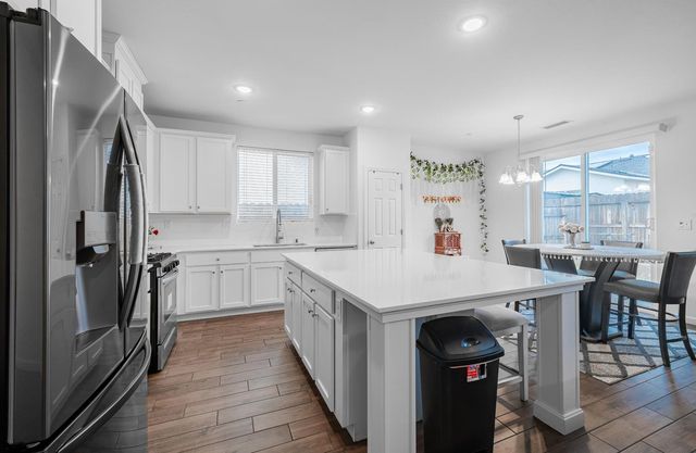 6552 E Huffman Avenue, Fresno, CA 93727