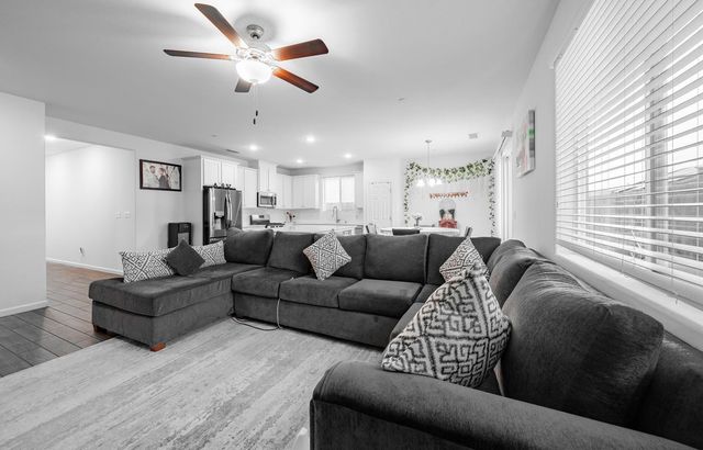 6552 E Huffman Avenue, Fresno, CA 93727