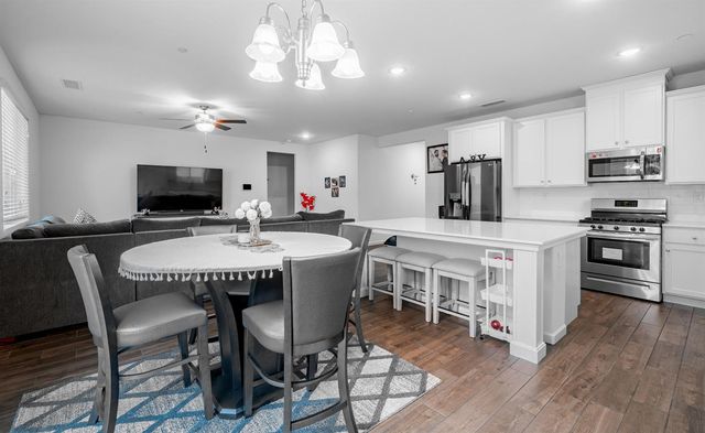 6552 E Huffman Avenue, Fresno, CA 93727