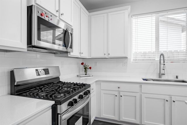 6552 E Huffman Avenue, Fresno, CA 93727