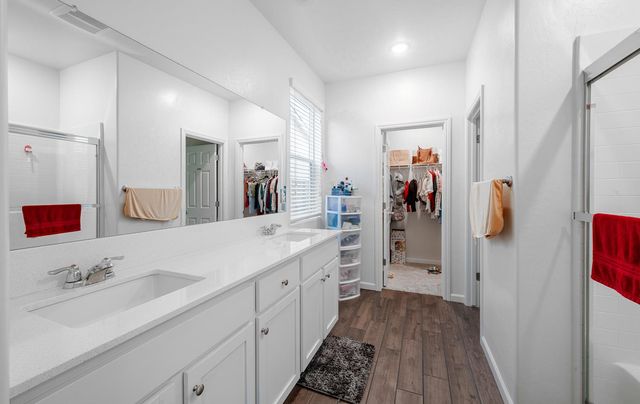 6552 E Huffman Avenue, Fresno, CA 93727