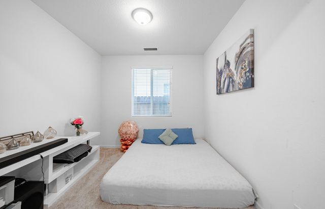 6552 E Huffman Avenue, Fresno, CA 93727