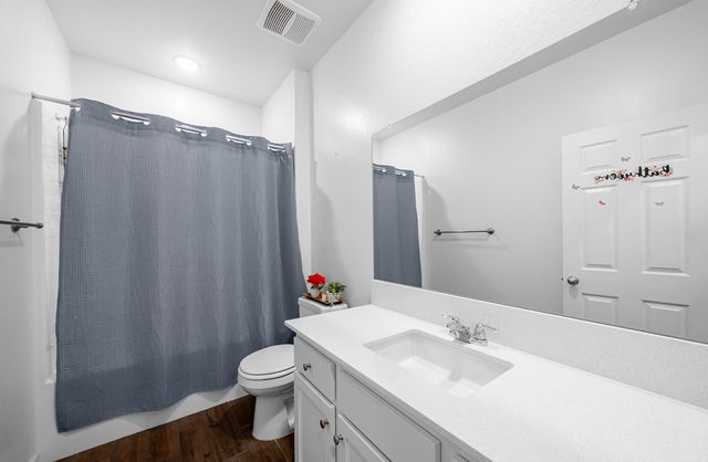 6552 E Huffman Avenue, Fresno, CA 93727