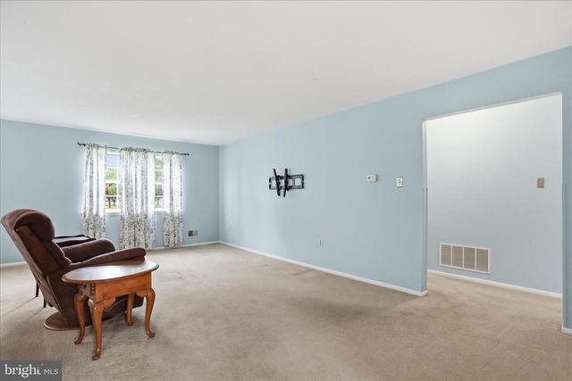 5661 CRABAPPLE DR, Frederick, MD 21703