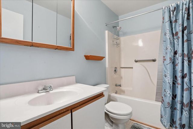 5661 CRABAPPLE DR, Frederick, MD 21703