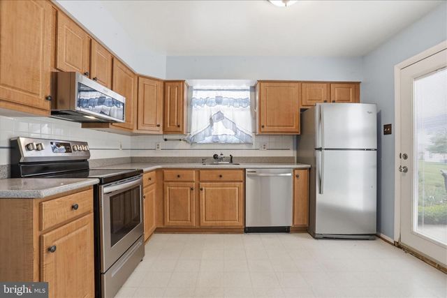 5661 CRABAPPLE DR, Frederick, MD 21703