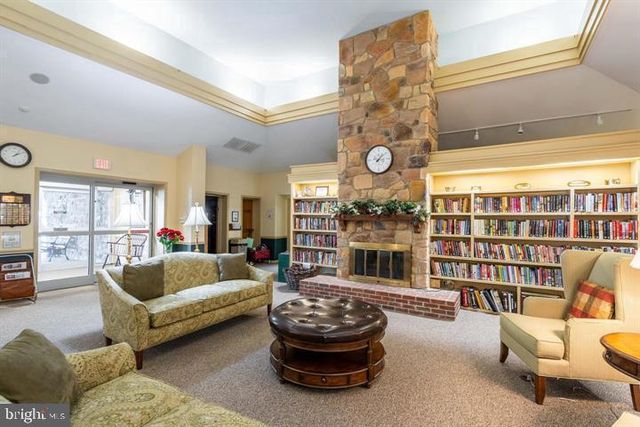 5661 CRABAPPLE DR, Frederick, MD 21703