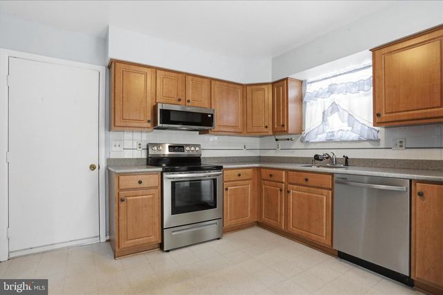 5661 CRABAPPLE DR, Frederick, MD 21703