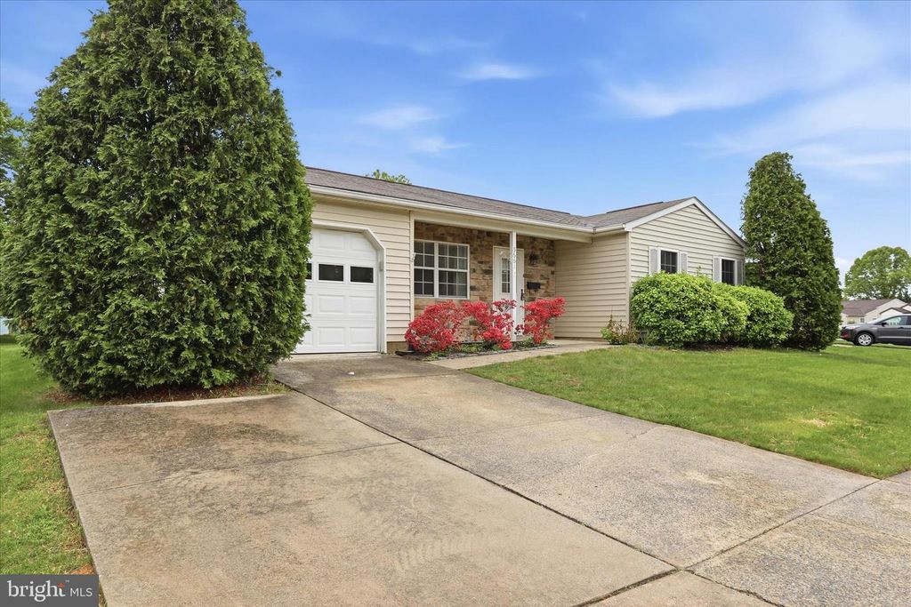 5661 CRABAPPLE DR, Frederick, MD 21703
