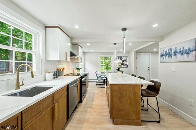 26 Cooper Ln, Chester Twp., NJ 07930