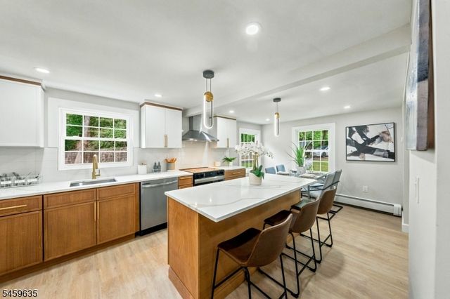 26 Cooper Ln, Chester Twp., NJ 07930