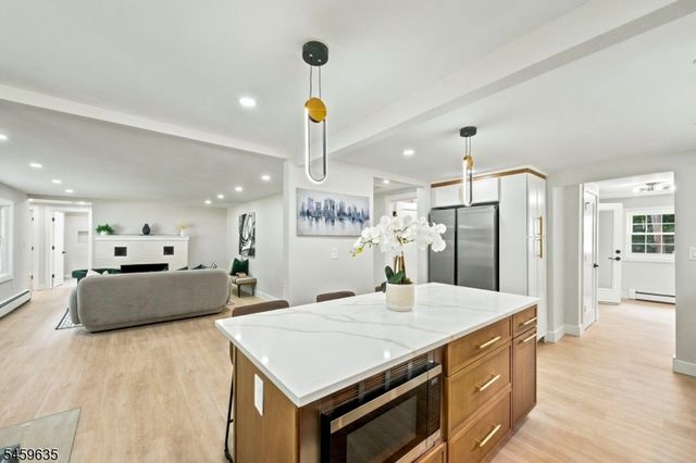 26 Cooper Ln, Chester Twp., NJ 07930