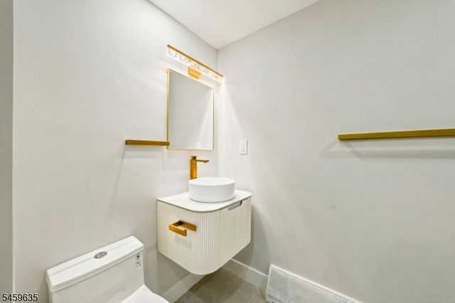 26 Cooper Ln, Chester Twp., NJ 07930