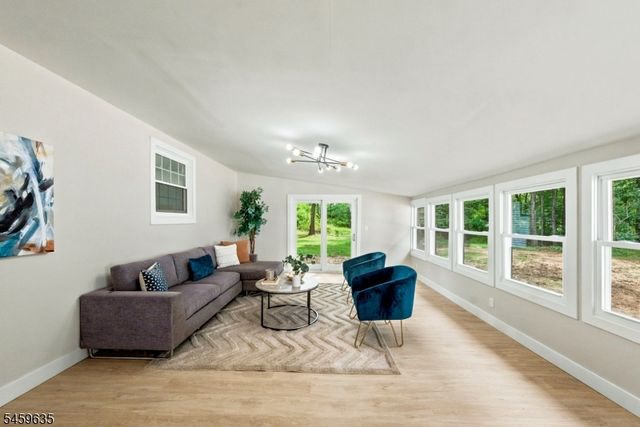 26 Cooper Ln, Chester Twp., NJ 07930