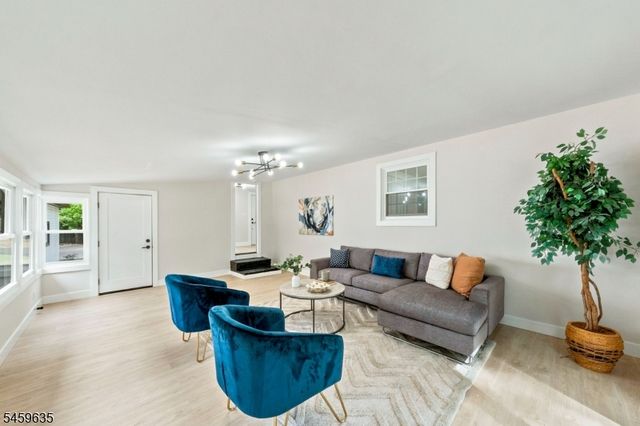 26 Cooper Ln, Chester Twp., NJ 07930