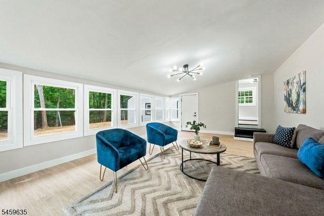 26 Cooper Ln, Chester Twp., NJ 07930