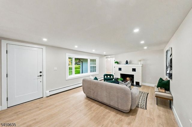 26 Cooper Ln, Chester Twp., NJ 07930