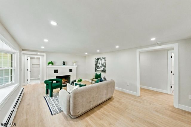 26 Cooper Ln, Chester Twp., NJ 07930