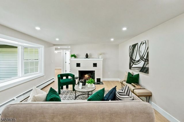 26 Cooper Ln, Chester Twp., NJ 07930