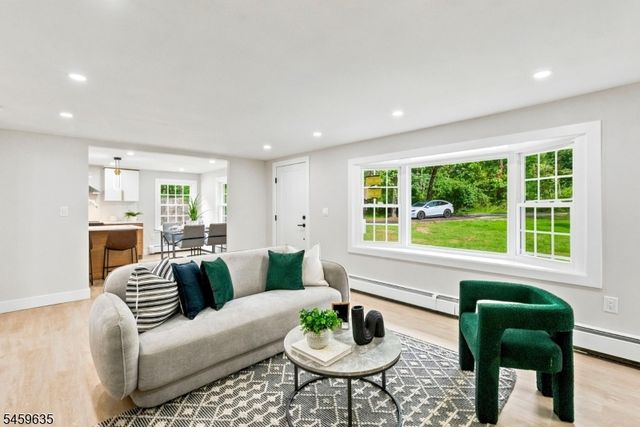 26 Cooper Ln, Chester Twp., NJ 07930