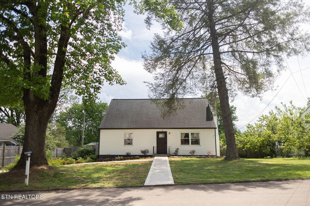2818 NW Ramona Ave, Knoxville, TN 37921
