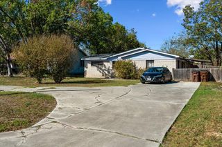 1129 W San Antonio ST, Lockhart, TX 78644