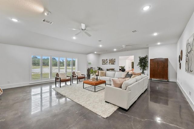 1589 County Road 252, Anderson, TX 77830