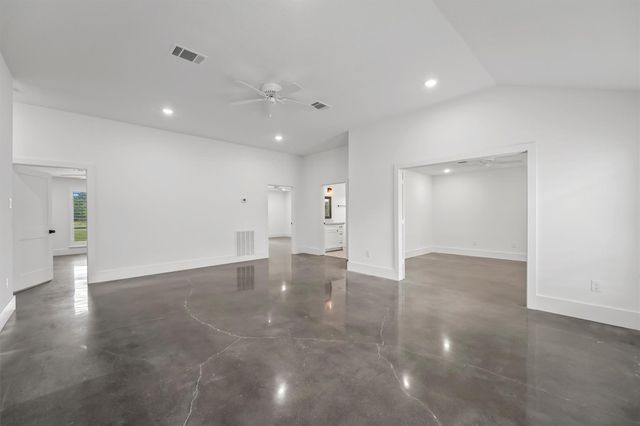 1589 County Road 252, Anderson, TX 77830