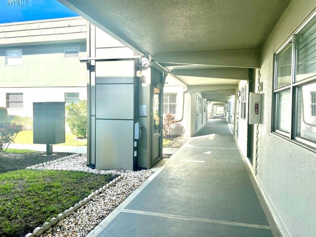 64 Flanders B 64, Delray Beach, FL 33484