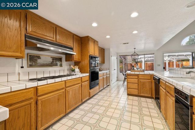 4283 Knollview Dr, Danville, CA 94506