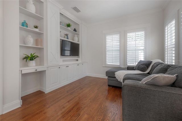 3001 W SAN JOSE STREET, Tampa, FL 33629