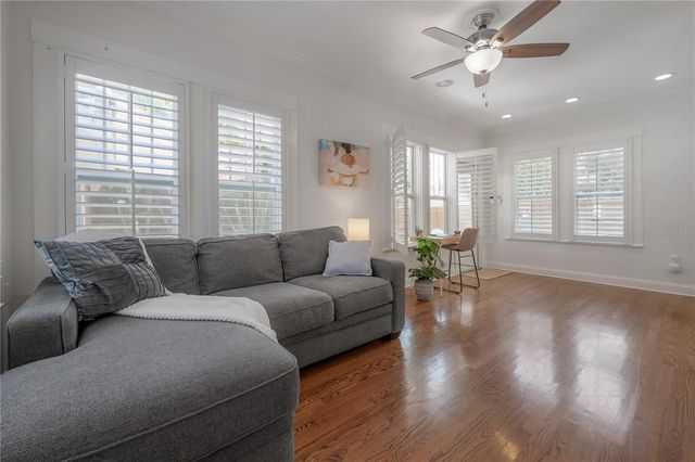 3001 W SAN JOSE STREET, Tampa, FL 33629